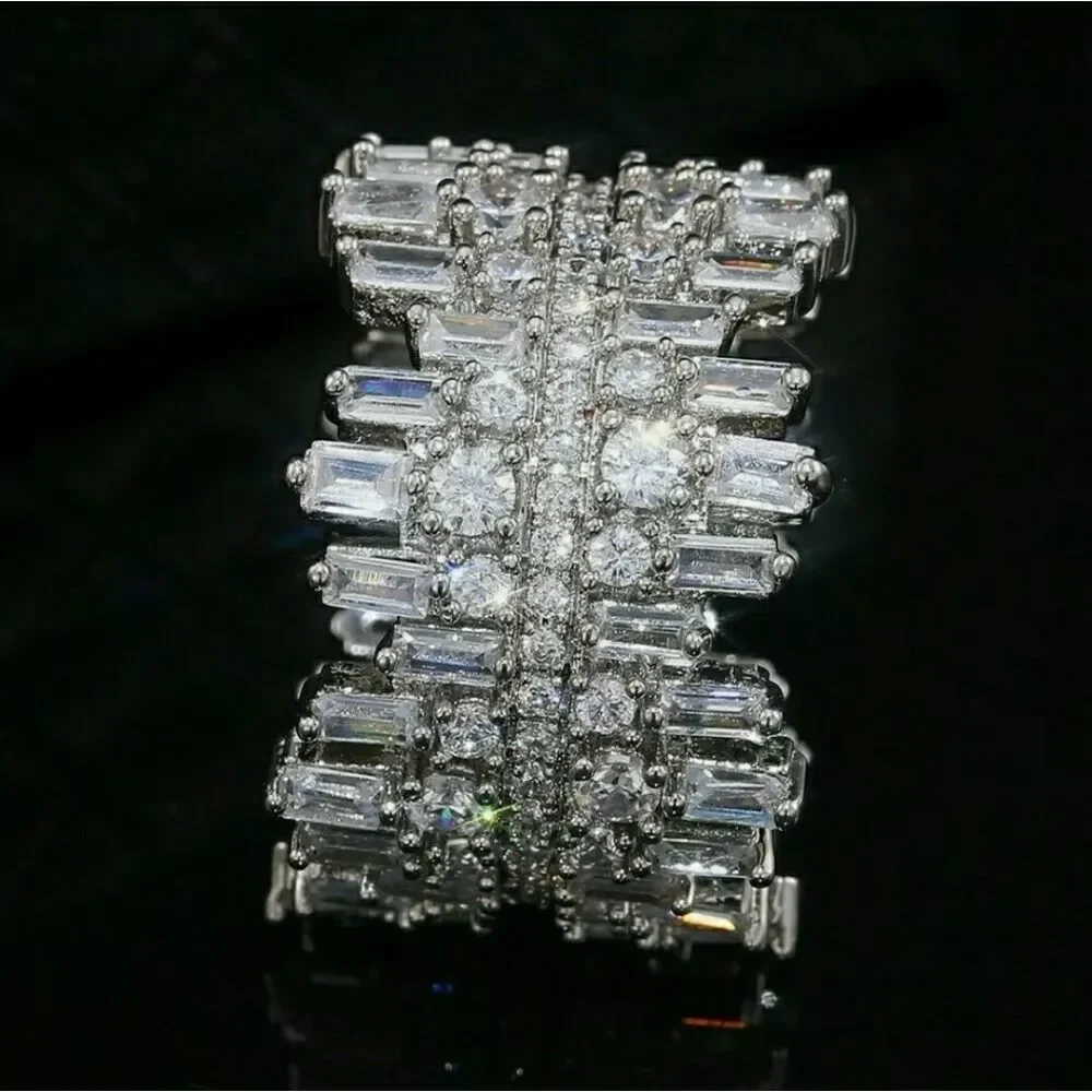 Luxury White Sapphire Round Ring - Picture 5 of 5